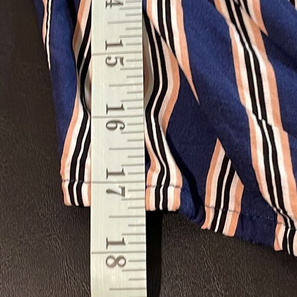 Urban Heritage Rayon Crop Top. Size Small. Navy striped. - Picture 7 of 8